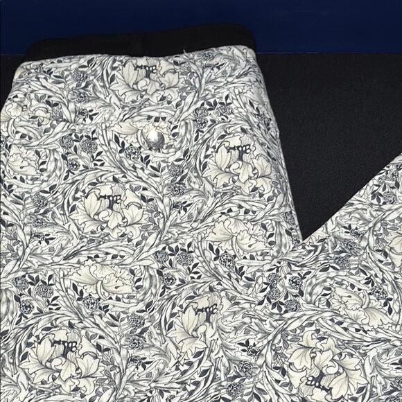 H & M Black and White Patterned Pants - Picture 6 of 7